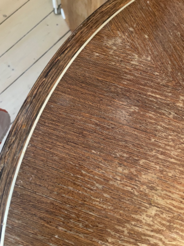 Træspisebords restaurering