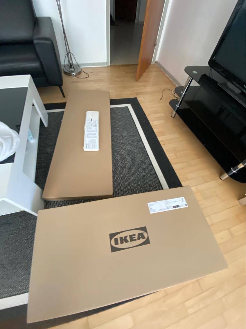 Monetering af skrivebord og kommode