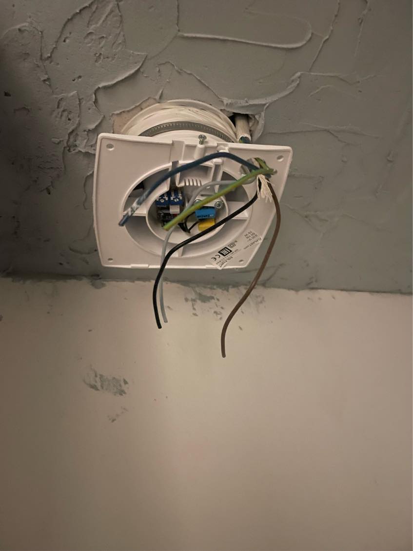 Elektriker til stikkontakter og ventilator