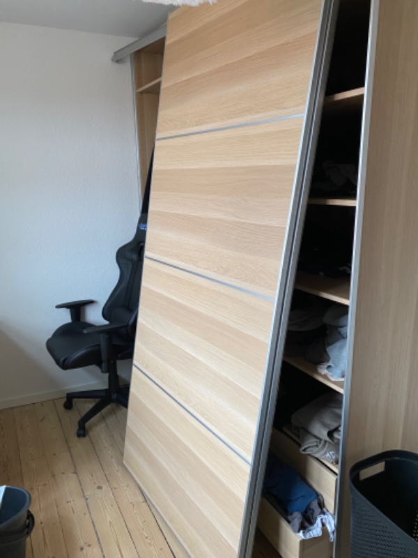 Skydedør skal skilles ad og smides ud