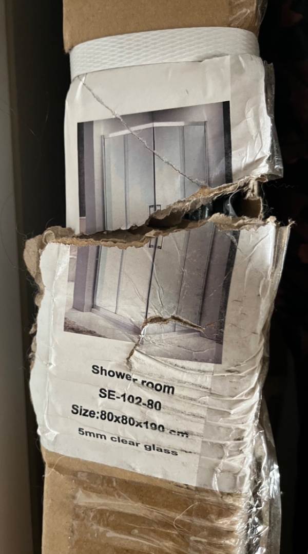 Opsætning af lukket brusekabine. Og vask 