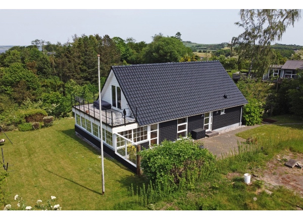 Græsslåning ved sommerhus