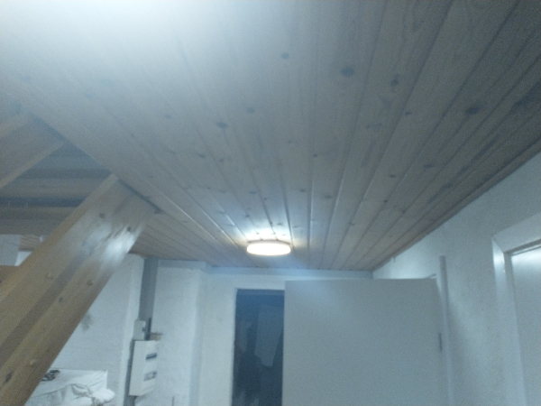 Opsætning af gibs eller troldtekt loft i kælder.