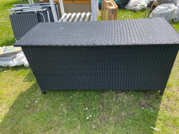 Bortkørsel af møbler og tæppe