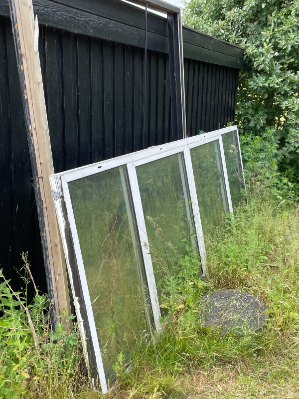 Fjernet overskydende byggematerialer og betonaffald