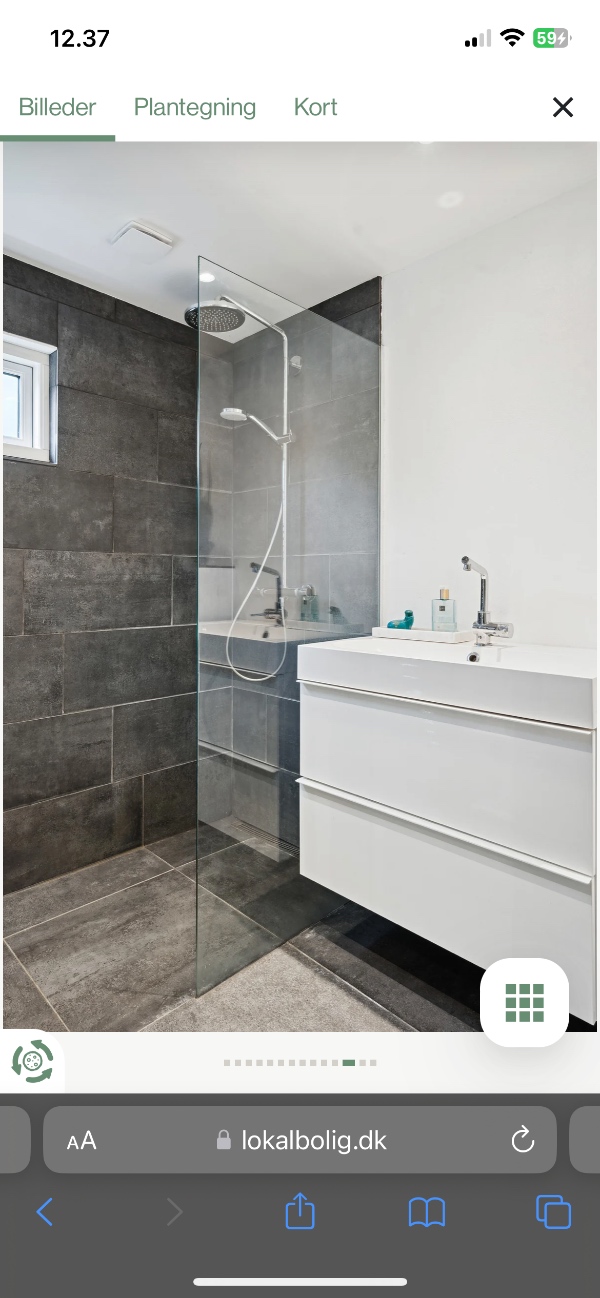 Malet 2x hvid på 135 kvm hus indenfor inkl. 3 vægge af en farve