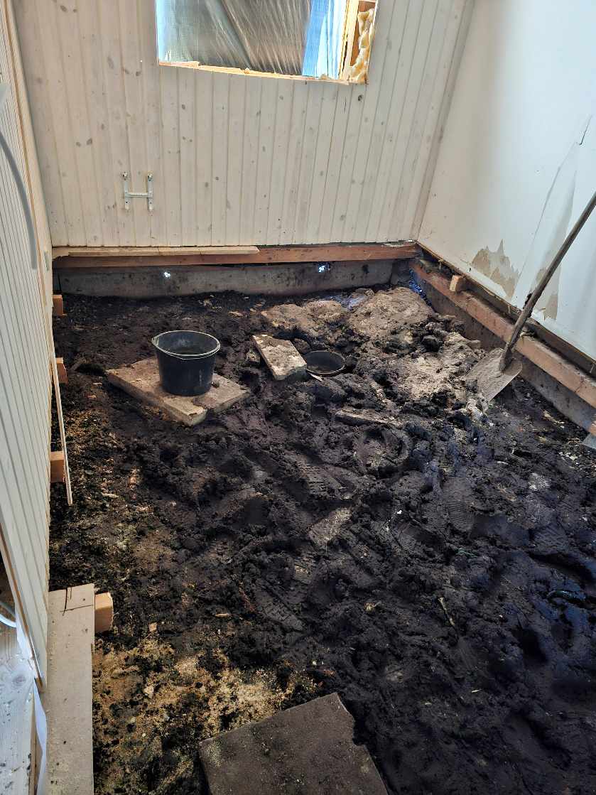 Opgravning og jordudlægning