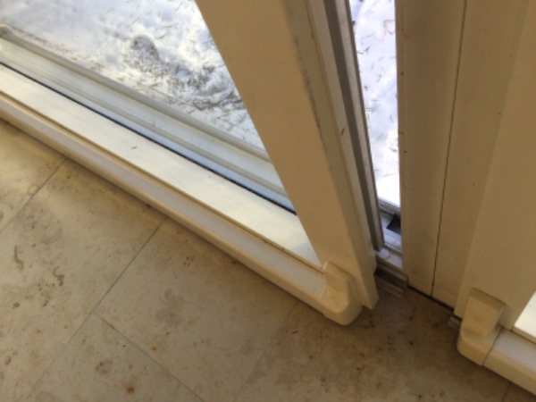 Skydedør, teresse. Fra LaiAb,SE. Sidder fast i åben tilstand..