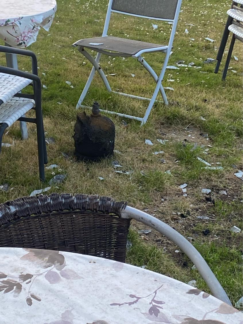 Oprydning efter brændt udhus.