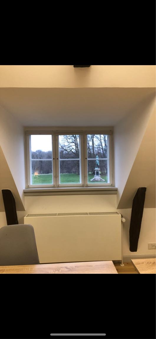 Hjælp til at male mit kontor 32 kvm og to skråvægge og fritlagte bjælker