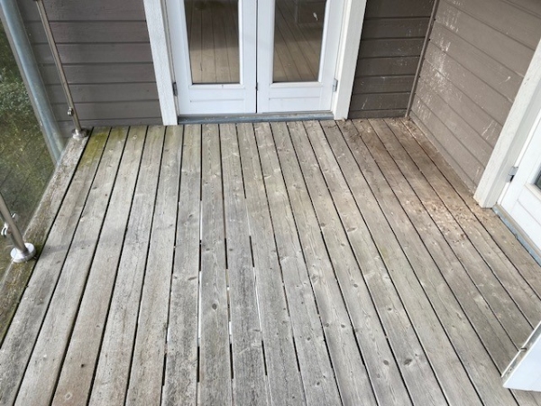 Slibning af træterasse