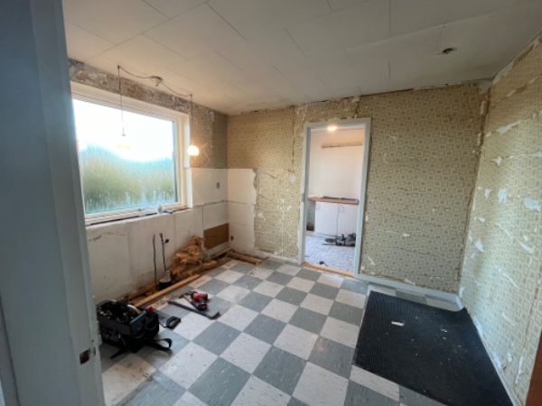 Opsætning af IKEA køkken, montering af bordplade