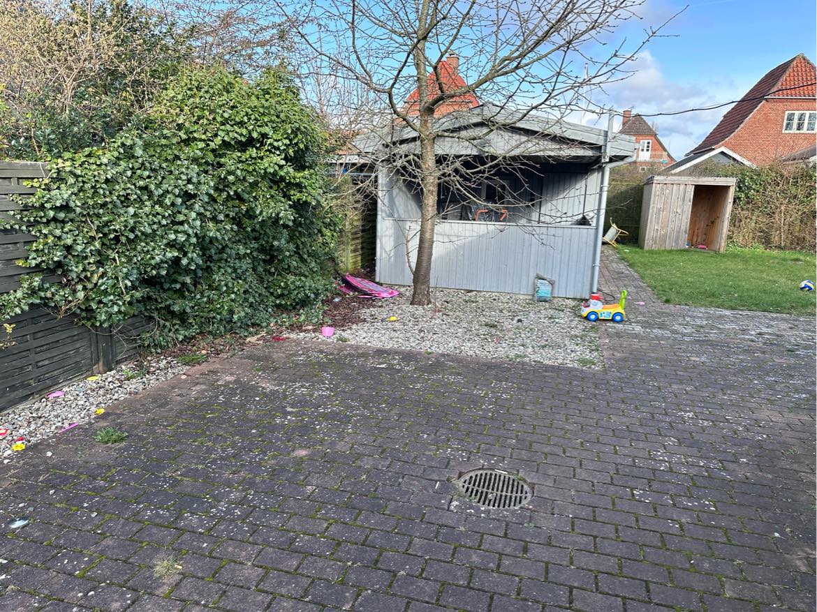 Oprydning/skrald/gøres klar til foto/salg af hus