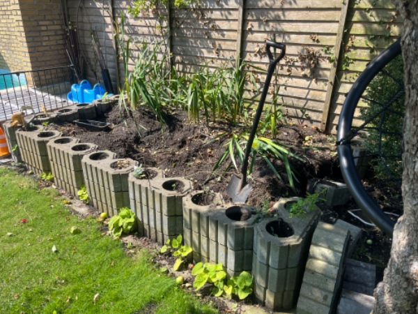 Bortskaffelse af jord og kantsten