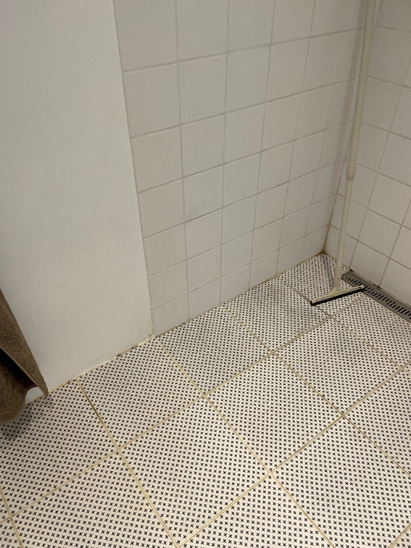 Fikset badeværelse i sommerhus