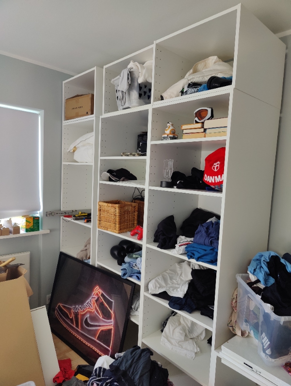 Bygning af sokkel og topstykke til IKEA skabe, samt tilskæring