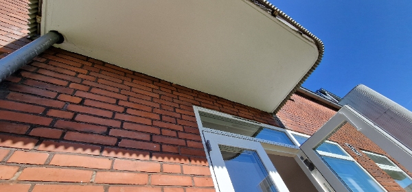 Opsætning markise på lille altan