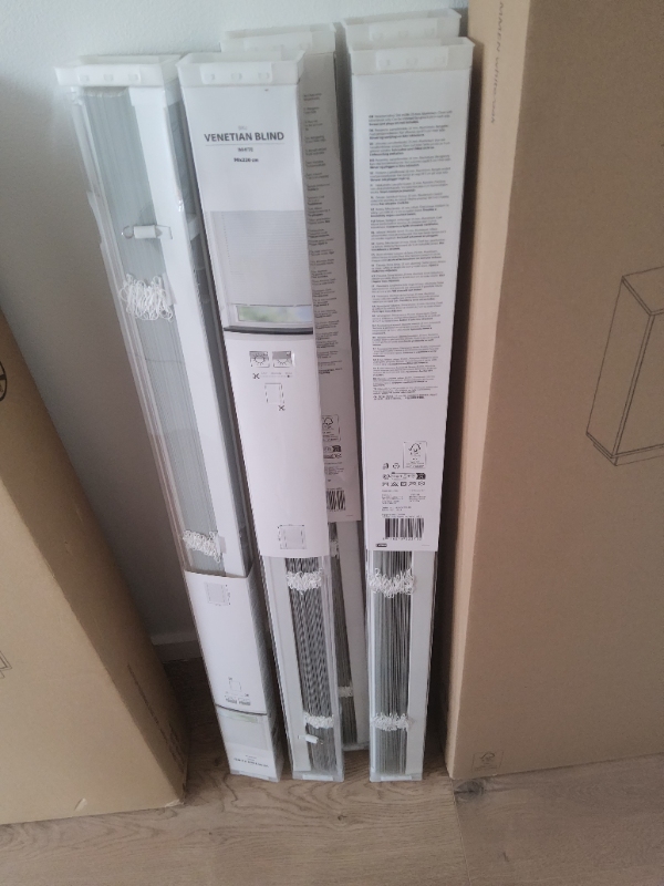 Hænge lamper og montering af møbler