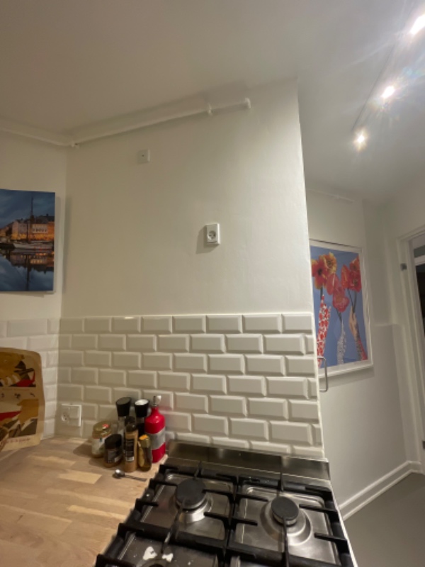 Ophænging af elektrisk emhætte