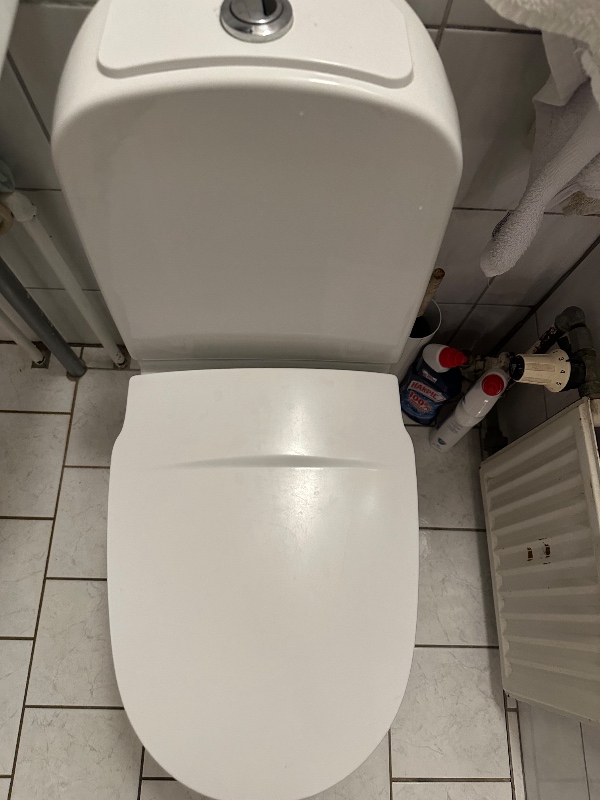 Gustavberg toilet løber med vand