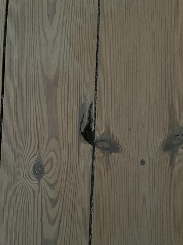 Slibning, færdiggørelse og mindre reparationer af 3 værelser, i alt 60 kvm