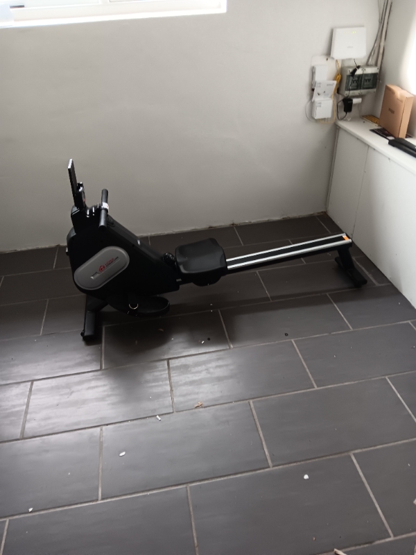 kører blandet affald på genbrugspladsen