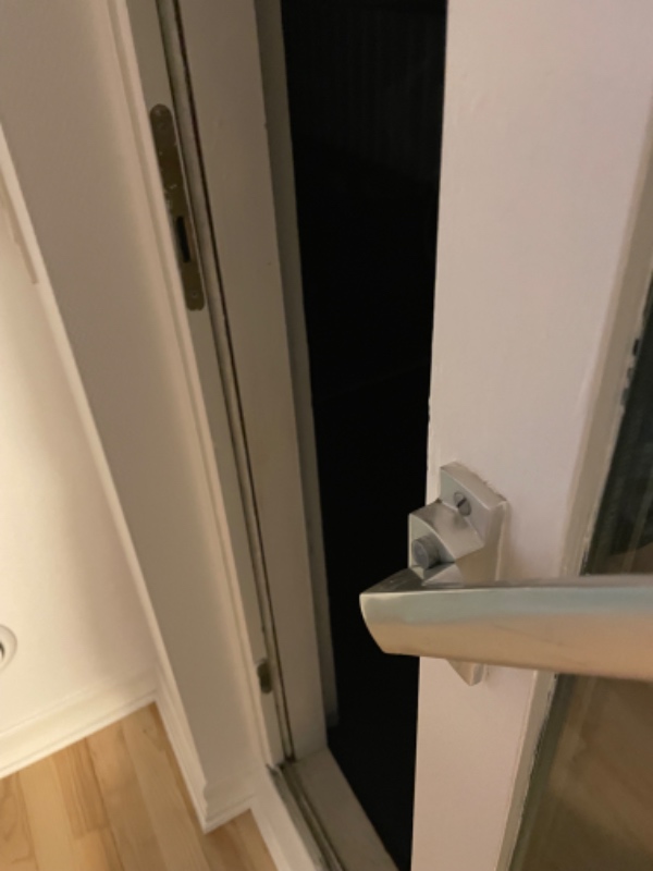 Skydedør terrasse kører stramt