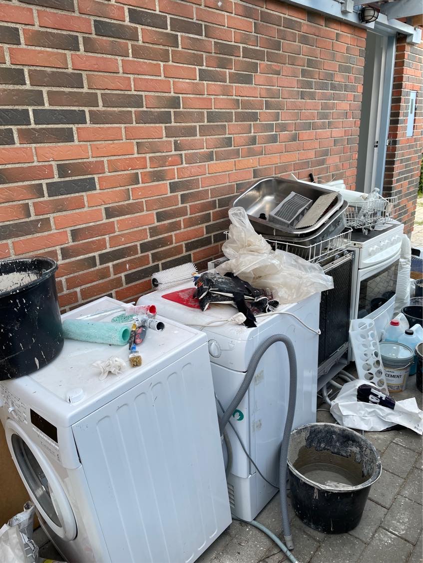 Afhentning af gammel køkken med hvidvarer