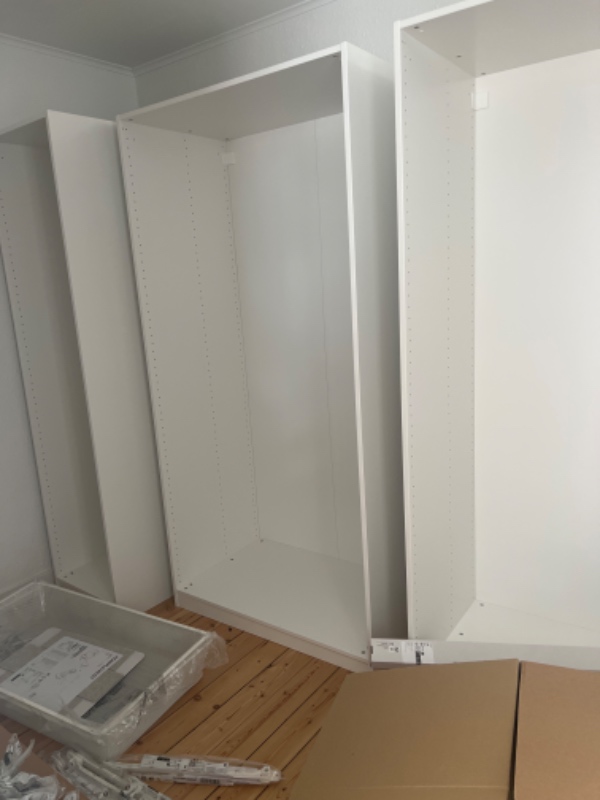 Samle det sidste Ikea skab, opsætning af  gardiner , spots lys skal sættes op