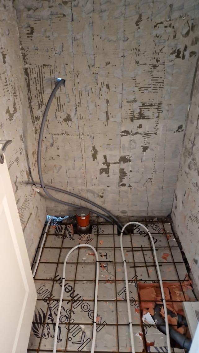 Hjælp til at male mit badeværelse og toilet.