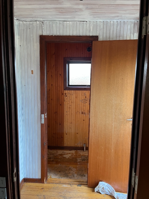 Maling af loft og vægge i 2-værelses kolonihave