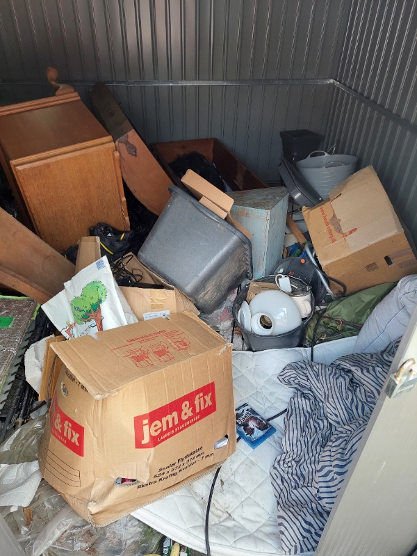 Rydning og rengøring af lejlighed