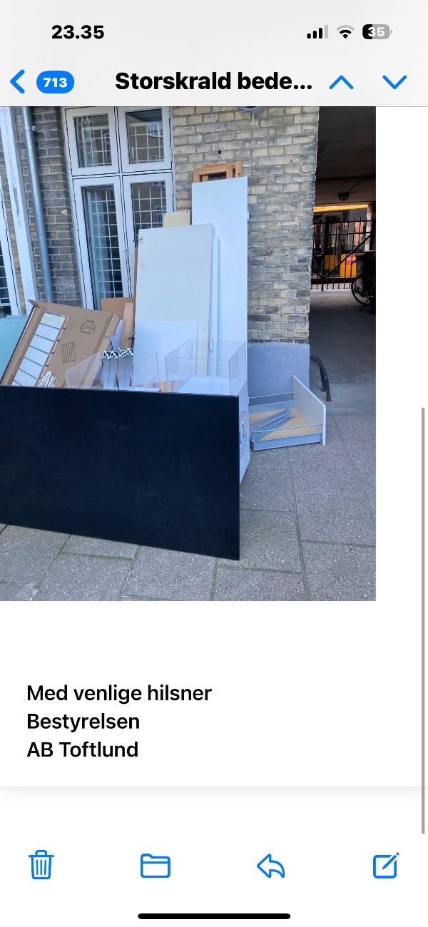 flyttet noget affald til genbrugsstation