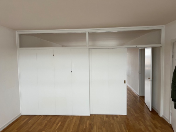 Nedrivning og bortkørsel af stor skydedør