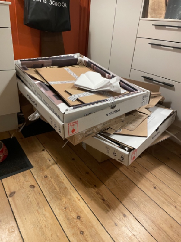 Køre ting på genbrugspladsen