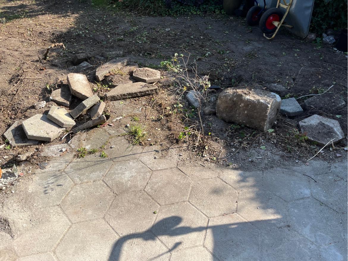 Fliser/sten skal bæres væk