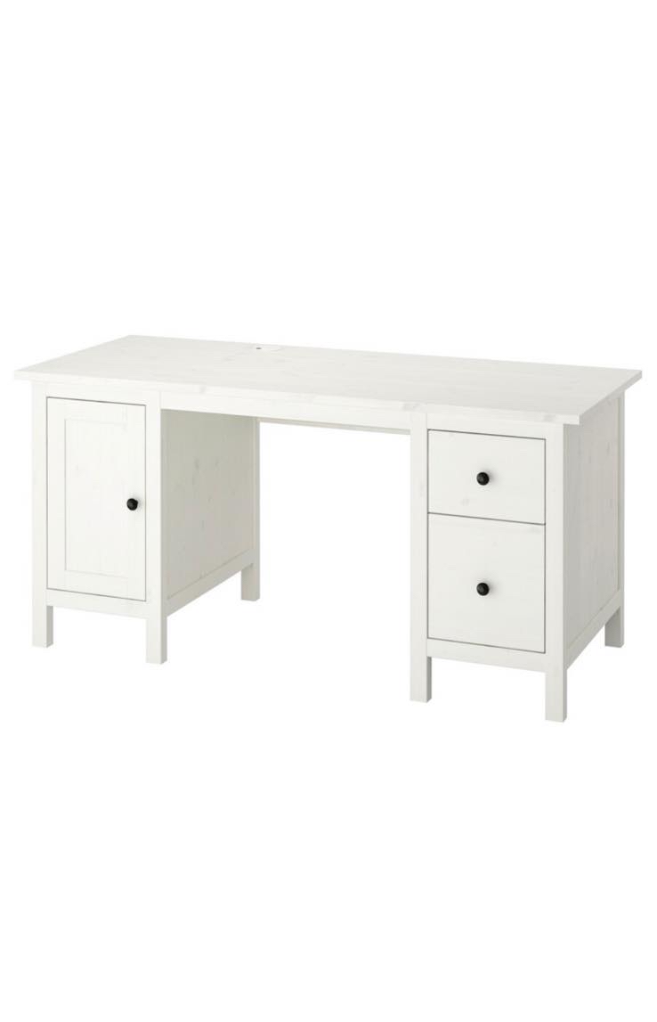 Skrivebord skal skilles ad og ned i kælderrummet