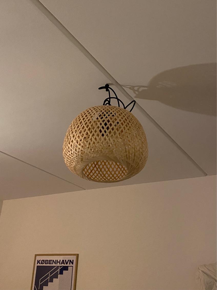 Lamper tilsluttes strøm 