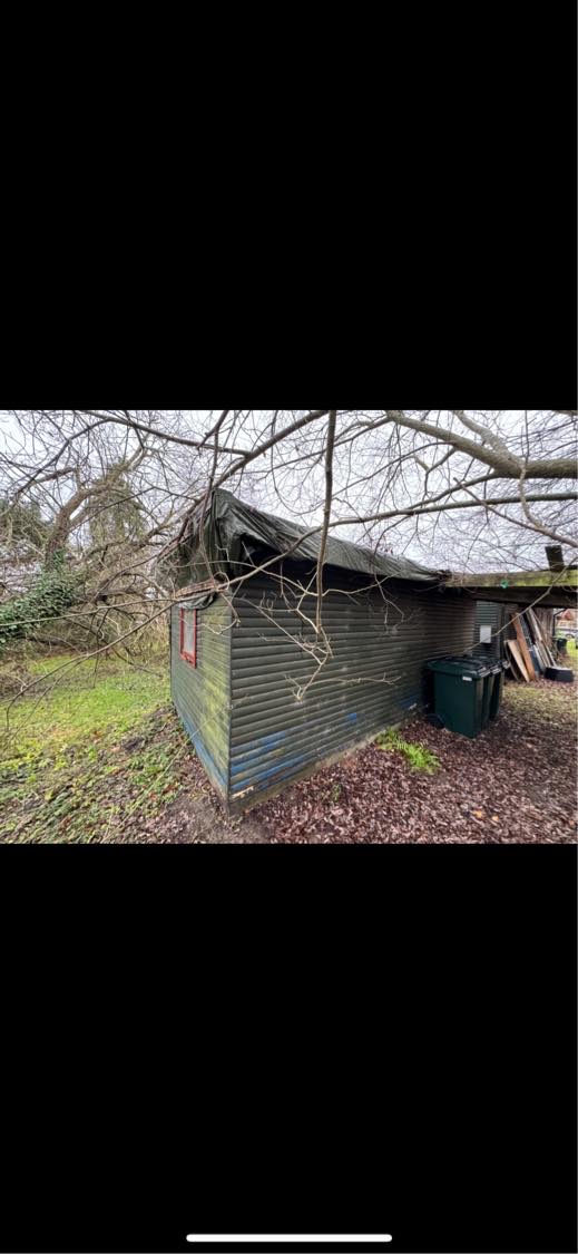 Hjælp til at fjerne et gammelt skur ved sommerhus