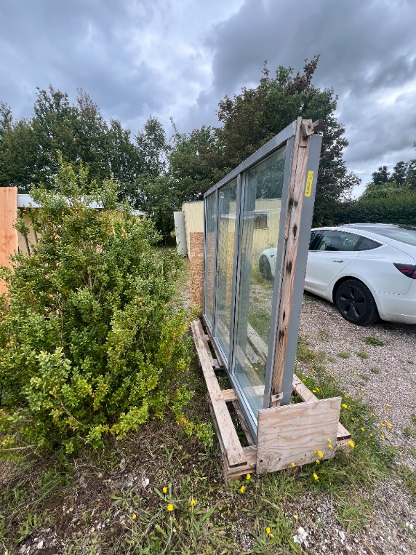 Montering af vindue i sommerhus