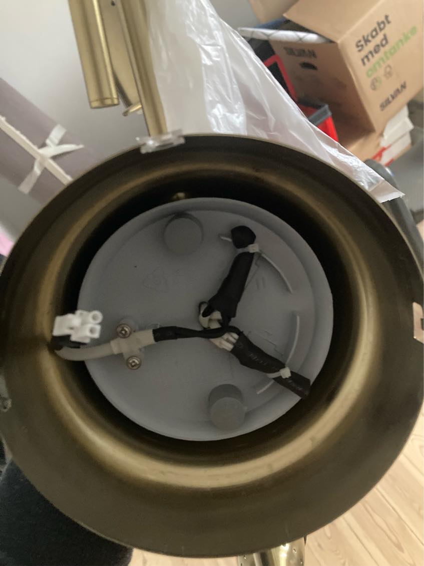 Hænge lampe op i tyndt loft eller hjælp til loftet