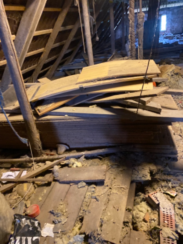 Bortskaffelse af Træ brædder, mineraluld og Halm