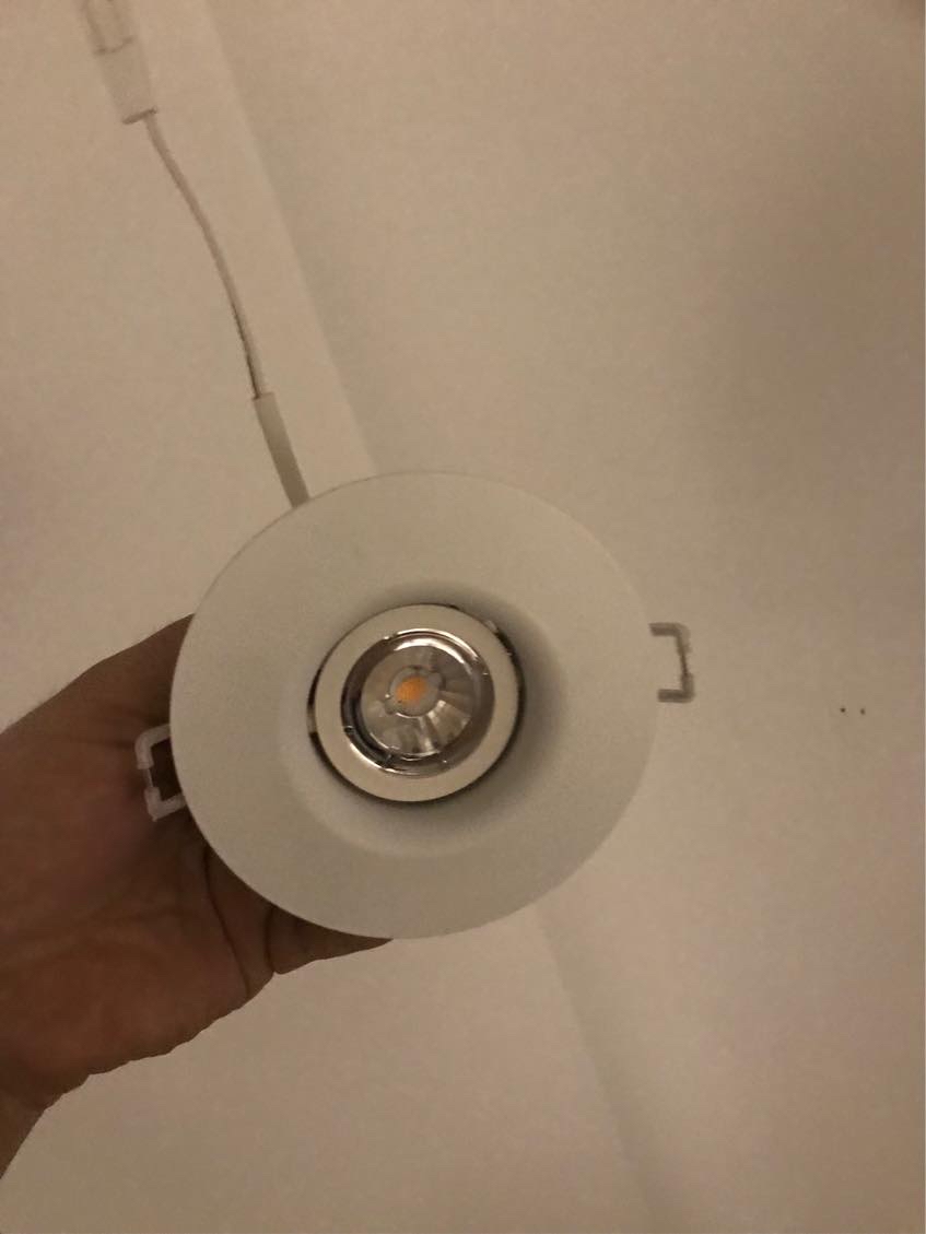 Mine spots virker ikke, det drejer sig om 5 spots lamper.