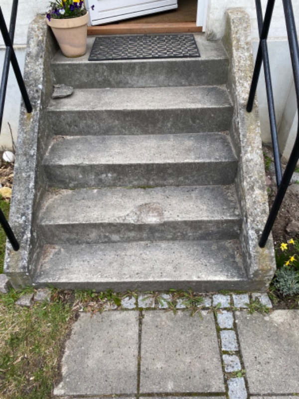 Murer: Reparere og filtse trappe