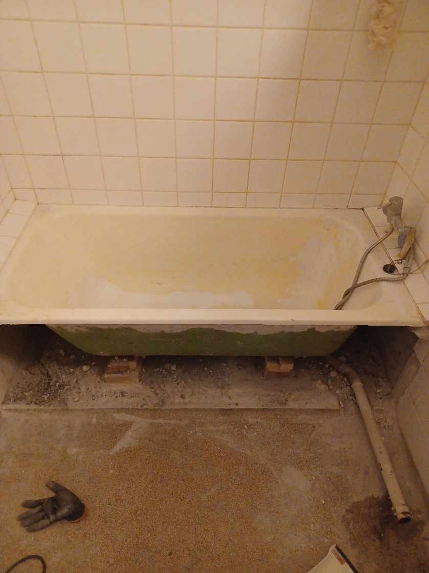 Skal have fjernet gl badekar