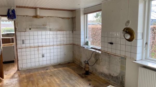 Asbestsanering, 8,5 m2 køkkenfliser