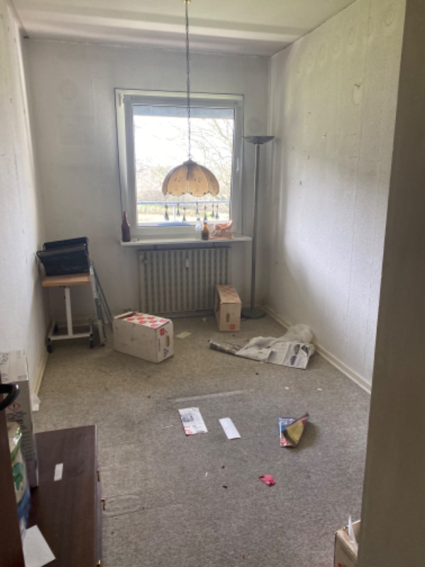 Tømme  bo og skal smide ud