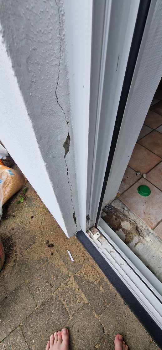 Lagt fliser og evt pudset min dør karm