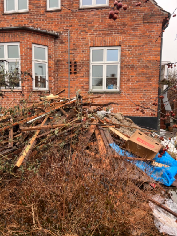 Byggeaffald skal bortskaffes