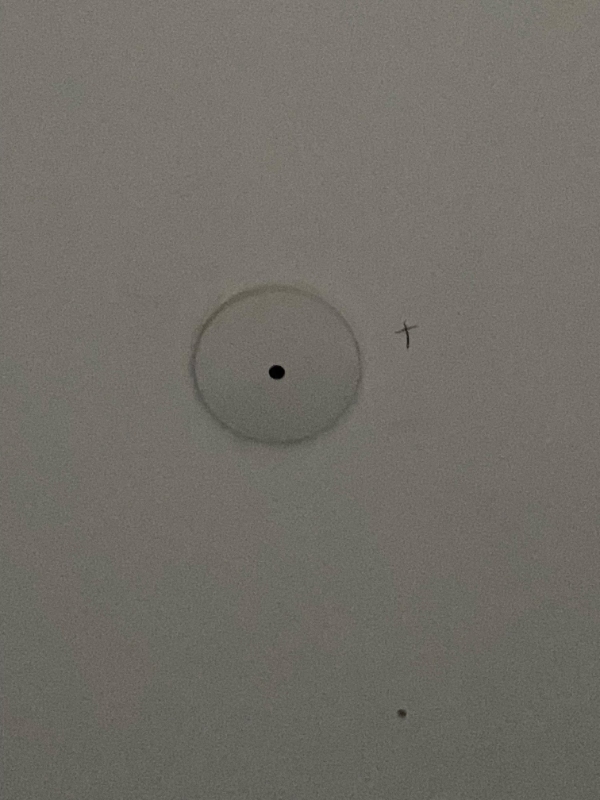 Vi skal hængt 3-4 lamper op. Dels i spisestue del i køkken og mellemgang